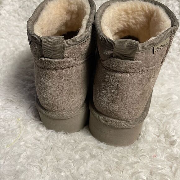 BEARPAW
WOMENS RETRO SHORTY LEATHER SUEDE TAUPE PLATFORM FUR BOOT SZ10 - Picture 6 of 16